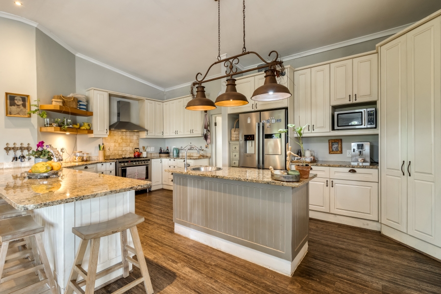 5 Bedroom Property for Sale in Fairview Heights Western Cape